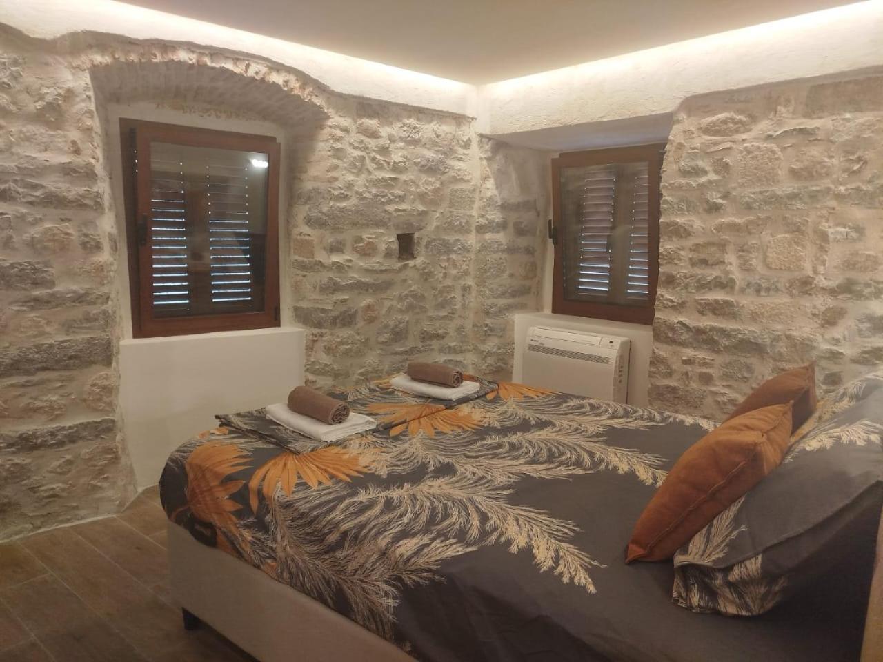 Apartments Casa Del Sol Jovana Kotor Bagian luar foto