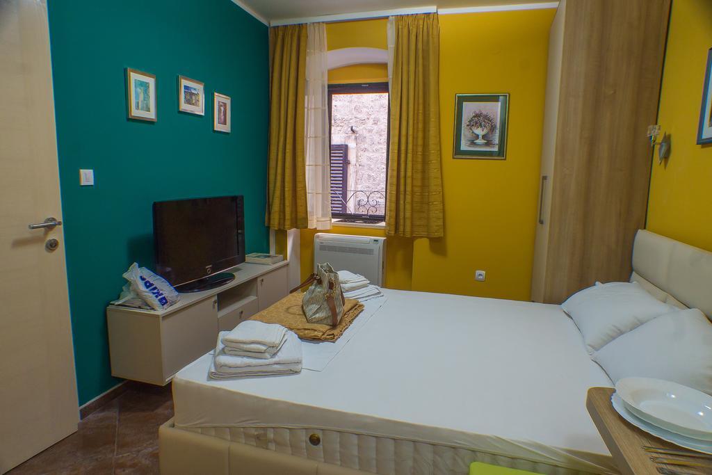 Apartments Casa Del Sol Jovana Kotor Bagian luar foto